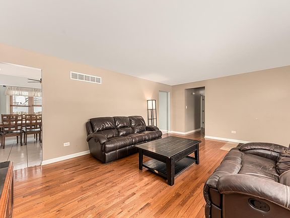 5th image of 2906 Art Schultz Dr