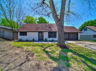 1104 Darlene Ln, Arlington, TX 76010