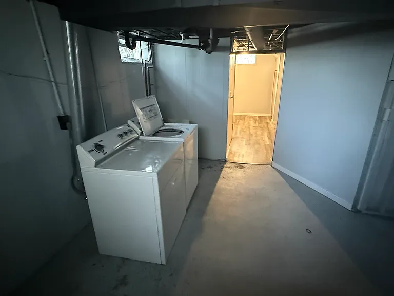 9725 Ruth Ave — Photo 8