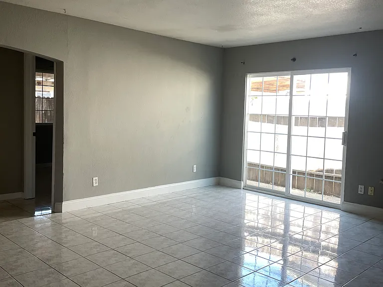 421 Cordelia St — Photo 11