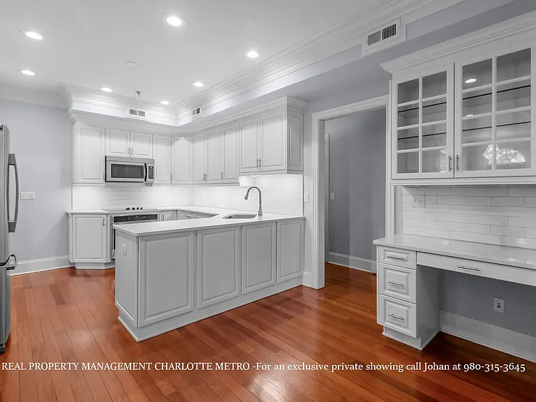 529 Queens Rd — Photo 46