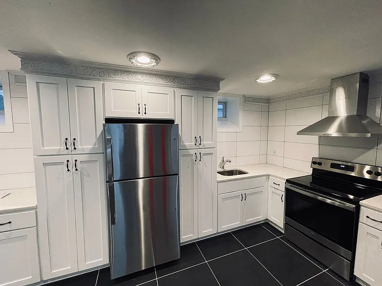 264 Lombard — Photo 10