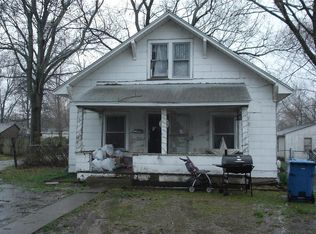 509 N 8th St, Benton, IL 62812