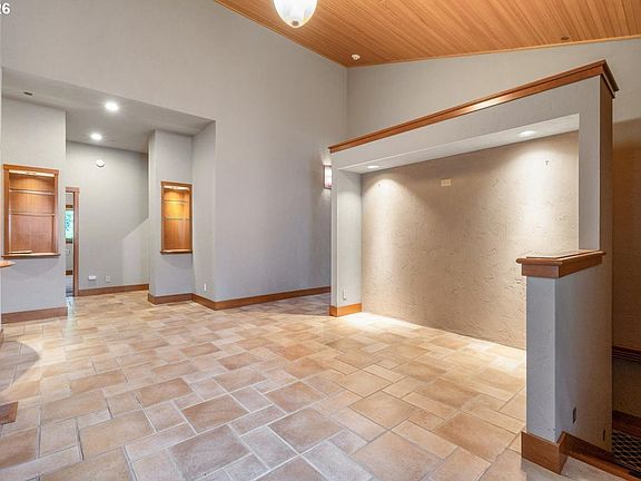 2nd image of 2815 Arrowhead Ct