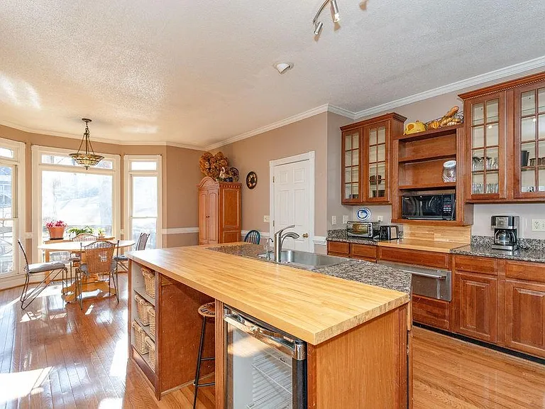 10315 Crescent Ridge Dr — Photo 7