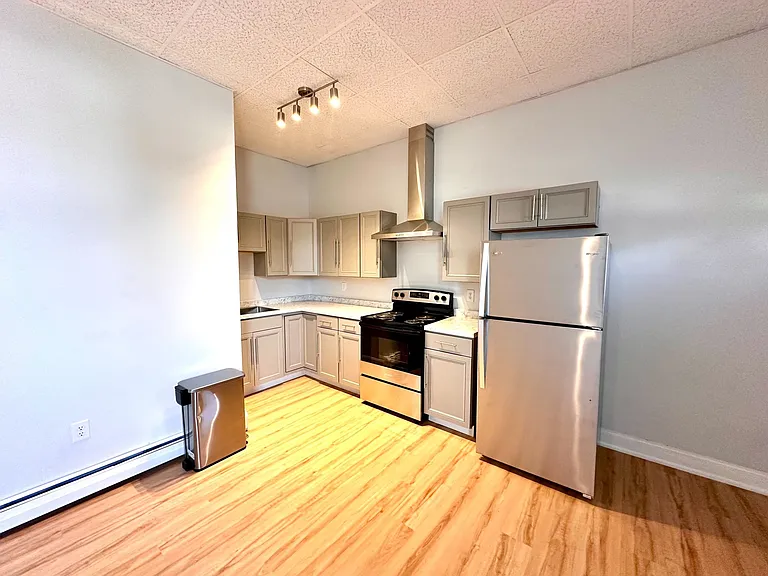 310 Union St #A — Photo 4