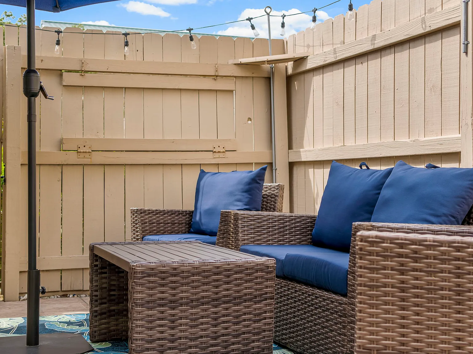 2 bed, 940 sqft, $2,400 — Photo 4