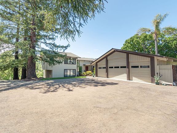 2nd image of 13636 Vaquero Ct