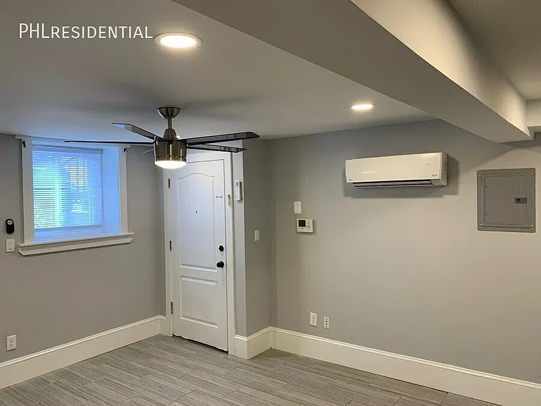 536 W King St #B6 — Photo 5