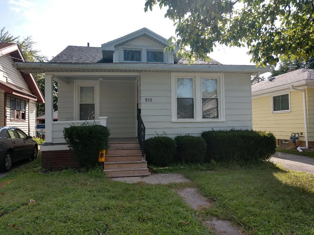 925 Atlantic Ave photo 1