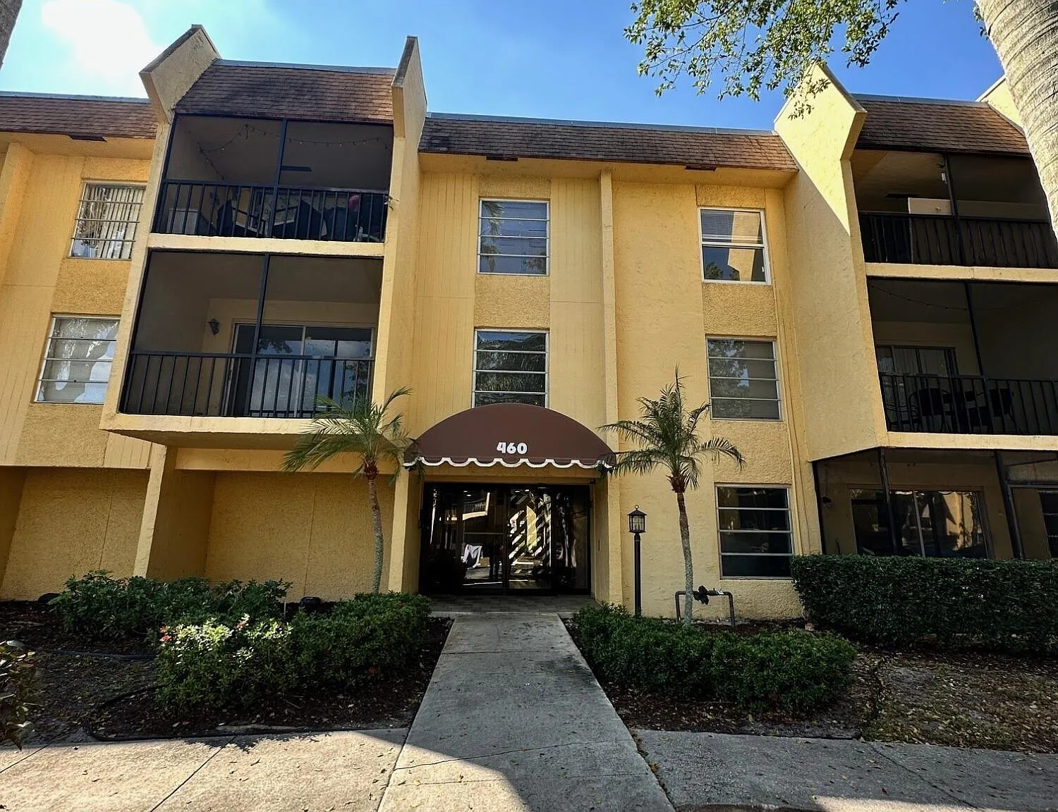 2 bed, 2.0 bath, 936 sqft, $2,000 — Photo 1