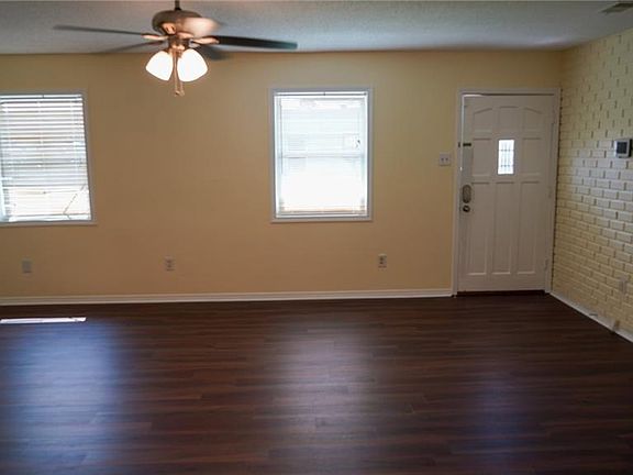 4th image of 2937 Penwood St