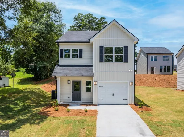 74 S Hill St, Toccoa, GA 30577