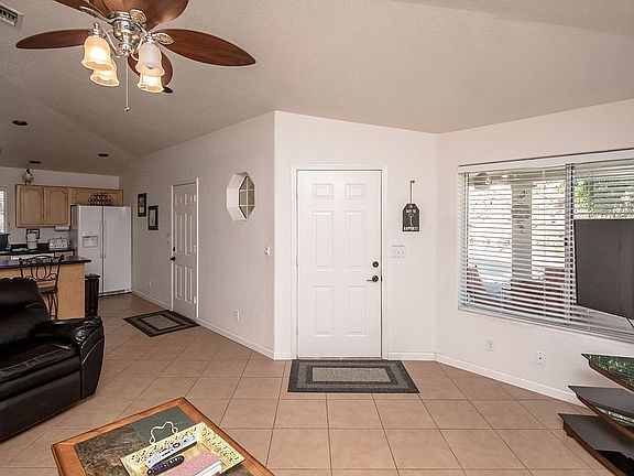 5th image of 4619 E Beach Dr