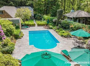 100 Park St, Saugatuck, MI 49453