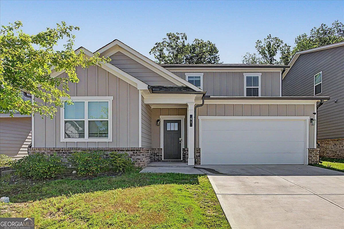 5 bed, 4.0 bath, 2615 sqft, $2,350 — Photo 1