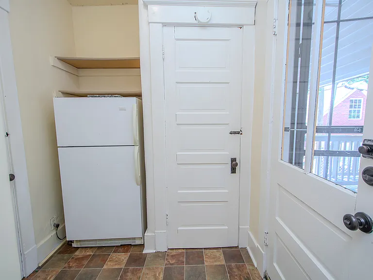1613 Edgeland Ave — Photo 19
