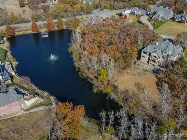 12110 S 14th Ct, Jenks, OK 74037