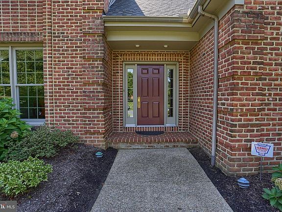 4th image of 2150 Waterford Dr
