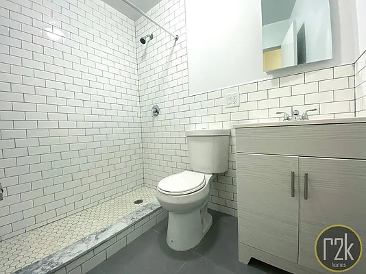 Rented by Realty 2000 Corp | media 9