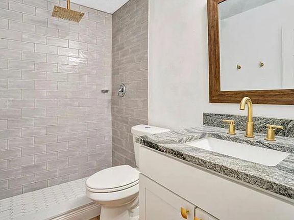 2nd image of 153 Sandalwood Dr
