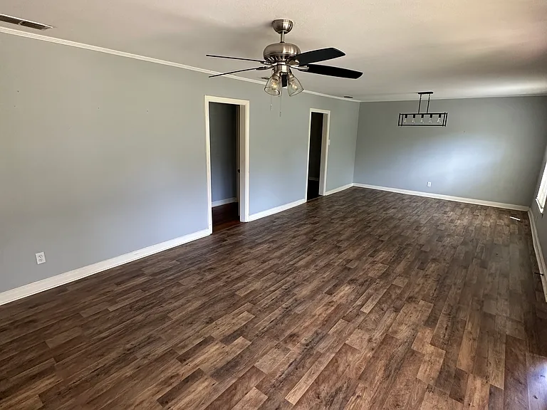2809 Broadway Blvd — Photo 4