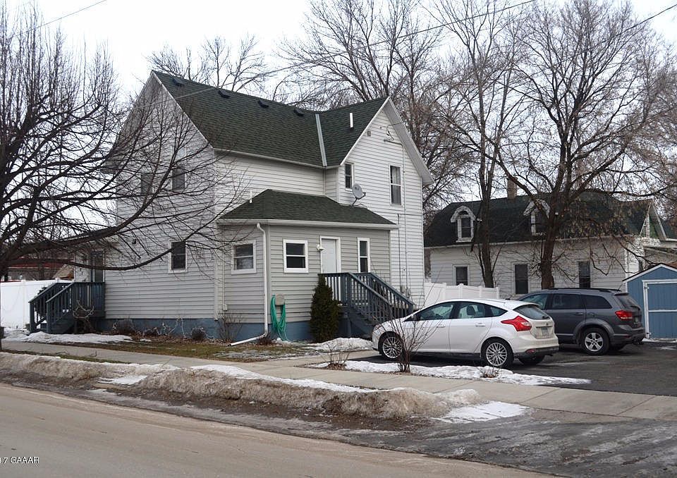 1st image of 302 Minnesota Ave E