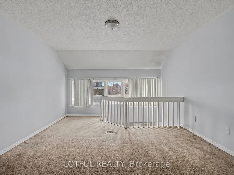 237 Loretta Ave S #9 — Photo 16