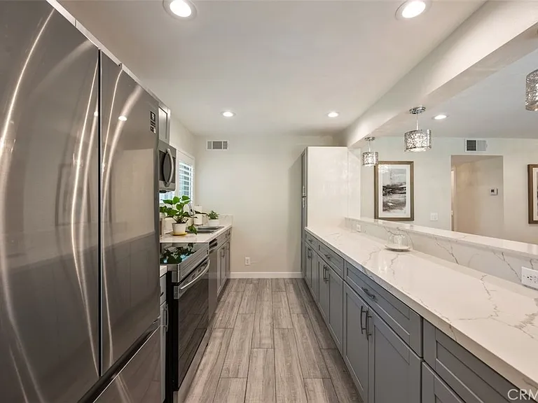 4642 Park Granada — Photo 22