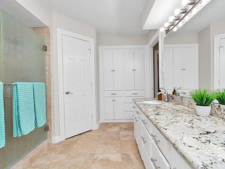 902 Golden Bear Ln — Photo 16