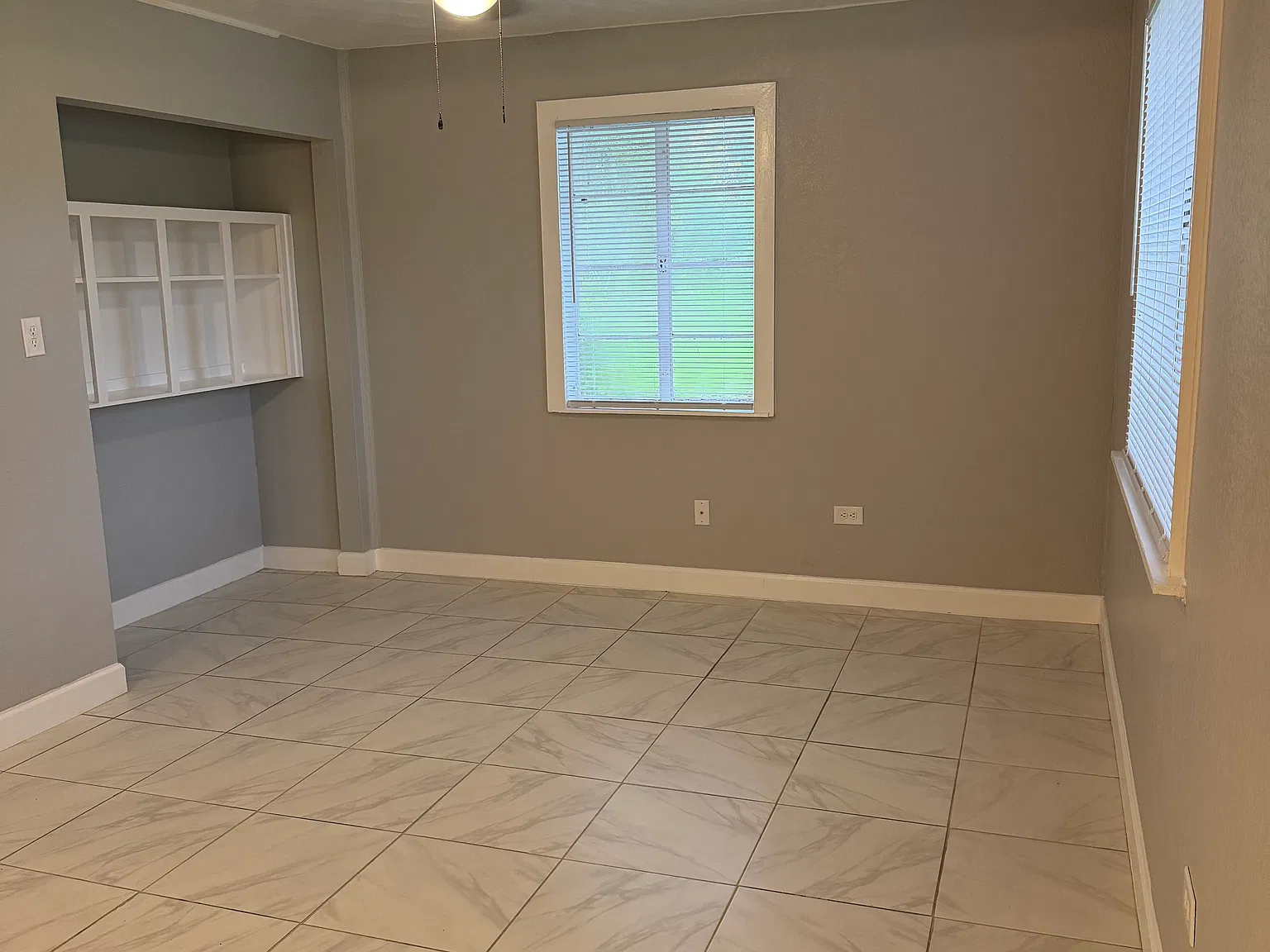 3 bed, 1212 sqft, $1,700 — Photo 2