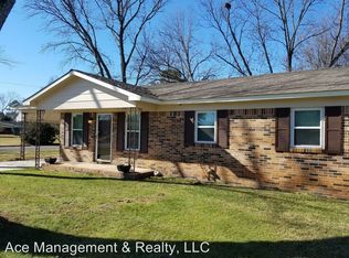 422 Briarwood Dr SW, Decatur, AL 35601