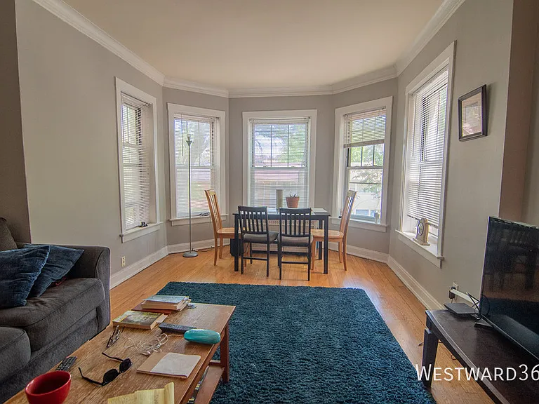 7648 N Greenview Ave #2 — Photo 2