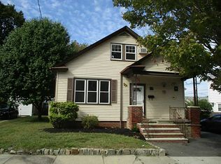 9 Canonchet St, Providence, RI 02908