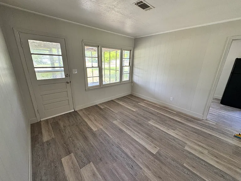 306 McLain St #1 — Photo 10