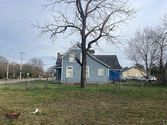 3rd image of 110 Locust St