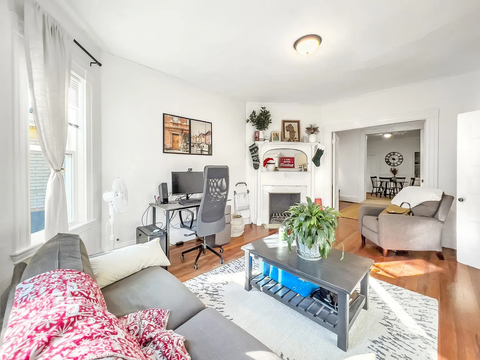 2 bed, 1.0 bath, 1050 sqft, $3,300 — Photo 2
