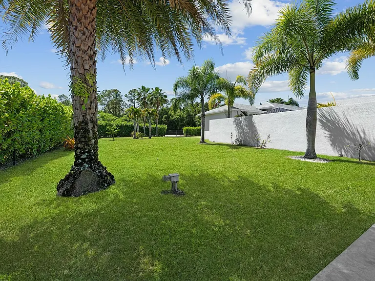 15503 Temple Blvd — Photo 53