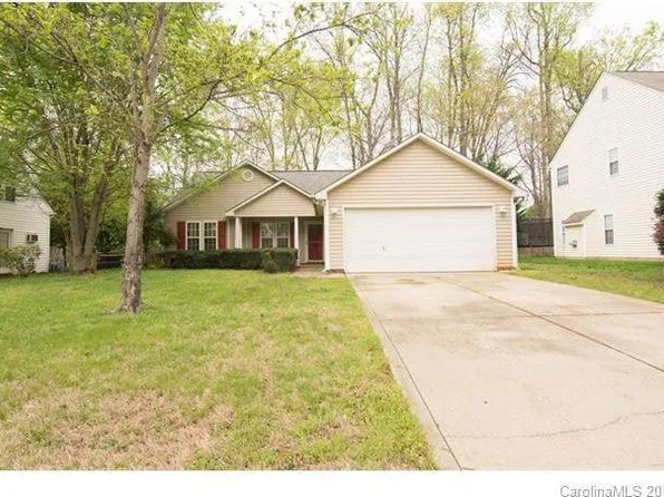 10011 Redbud Tree Ct, Charlotte, NC 28273