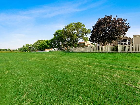 Year round seasonal changes and no maintenance for owner!