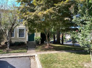 11180 Captains Walk Ct, Gaithersburg, MD 20878