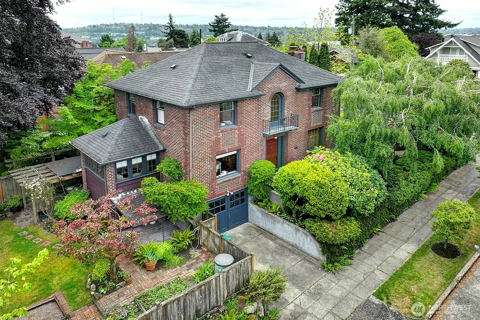 4132 Burke Avenue N photo 1