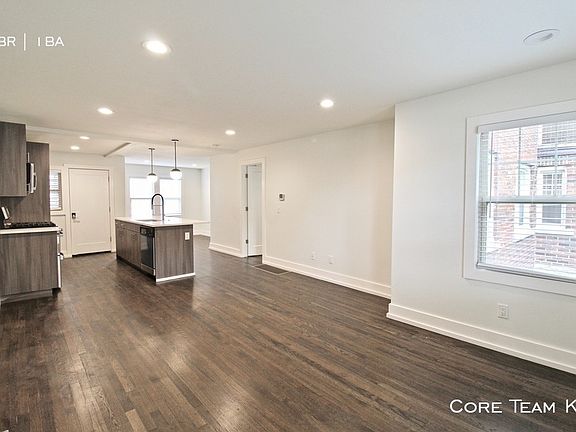 2nd image of 4319 Roanoke Pkwy #1B