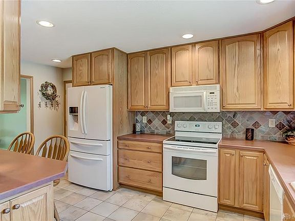 4th image of 1300 Brainard Woods Dr
