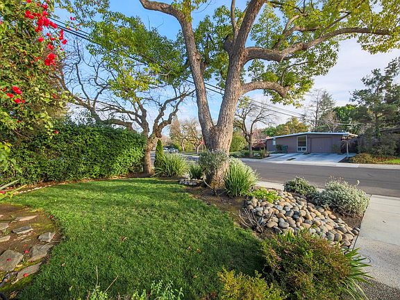 4th image of 3753 Starr King Cir
