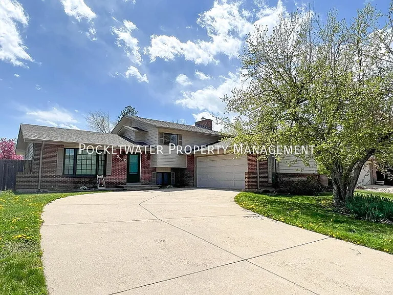 5452 Blackhawk Rd — Photo 2