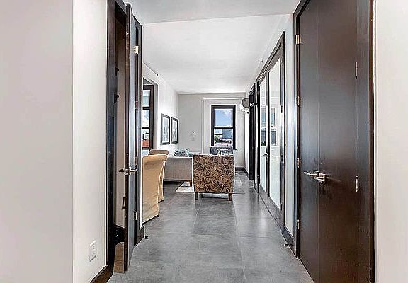 2nd image of 1173 Hoe Ave #4B