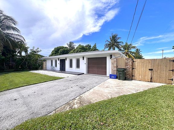 2nd image of 902 S Swinton Avenue
