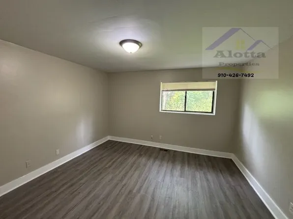 5114 Paul Peel Pl, Hope Mills, NC 28348