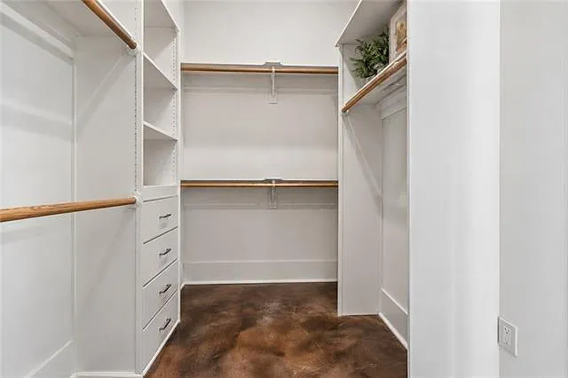 725 S Corniche Du Lac — Photo 17